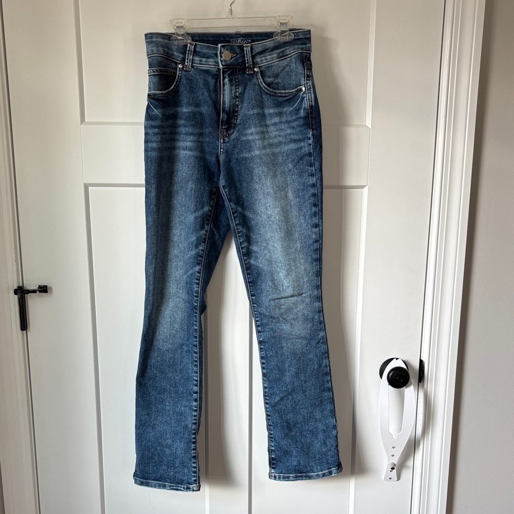 Maurice’s Everflex High Rise Curvy Jeans 2 Short